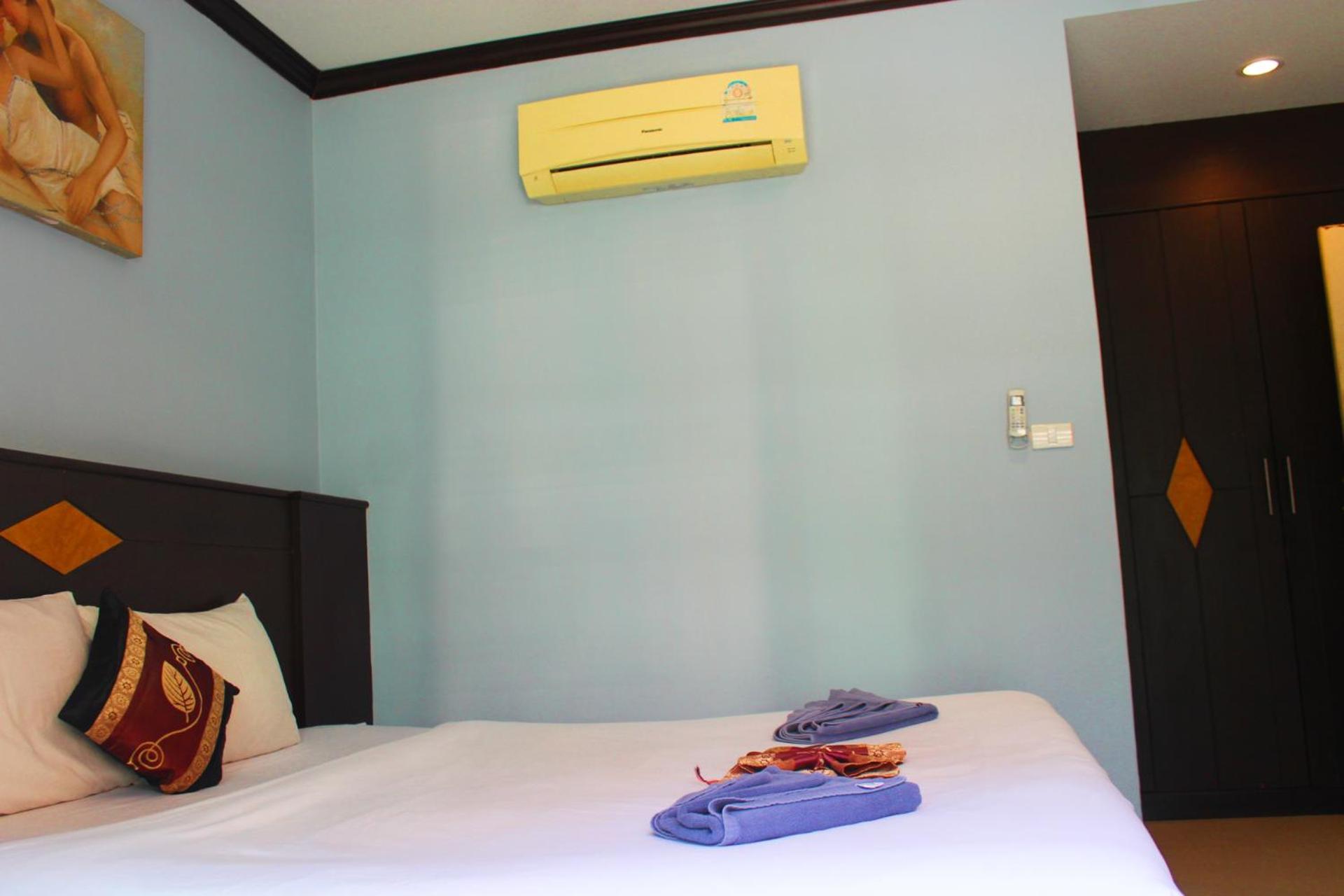 Hollywood Khách sạn Patong