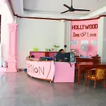 Hollywood Inn Hotel Patong