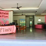 Hollywood Inn Hotel Patong